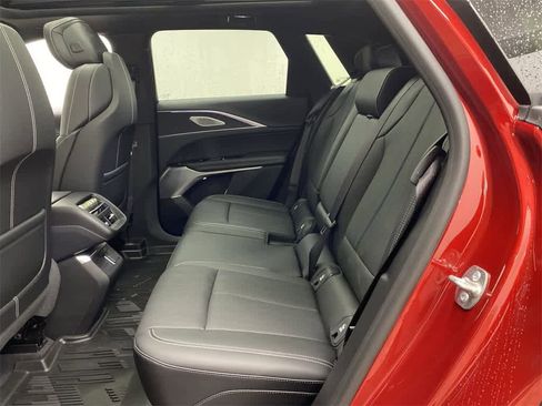 Certified 2025 Cadillac Lyriq Luxury w/ LPO, Floor Liner Package image 18