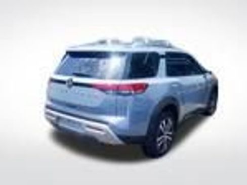 Used 2023 Nissan Pathfinder Platinum FWD image 6