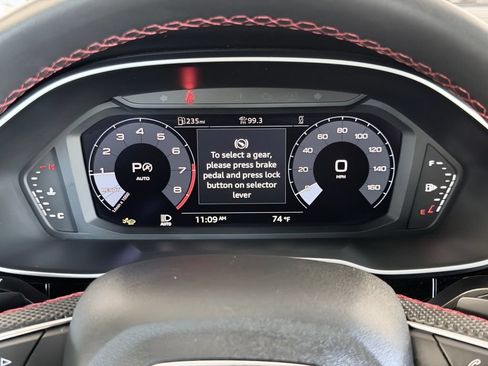 Certified 2025 Audi Q3 2.0T Premium Plus w/ Premium Plus Package AWD/4WD image 17