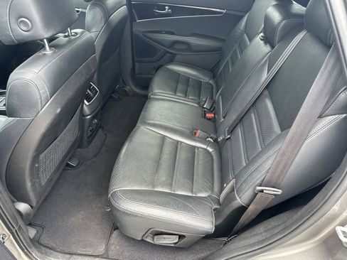 Used 2017 Kia Sorento FWD w/ LX Convenience Package image 23