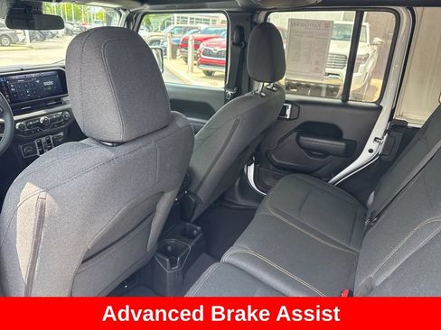 Used 2025 Jeep Wrangler Unlimited Sport AWD/4WD image 16