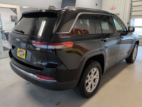 Used 2023 Jeep Grand Cherokee Limited AWD/4WD image 5