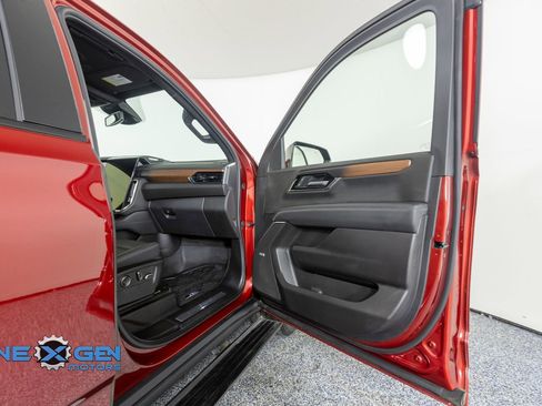 Used 2025 GMC Yukon XL Denali w/ Sun & Power Step Package AWD/4WD image 37