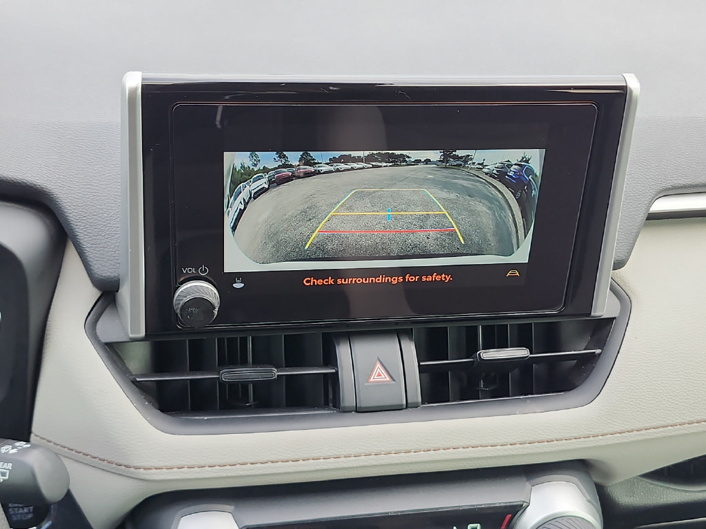 Used 2024 Toyota RAV4 XLE FWD image 27
