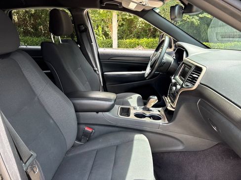 Used 2016 Jeep Grand Cherokee Laredo w/ Quick Order Package 23E RWD image 27