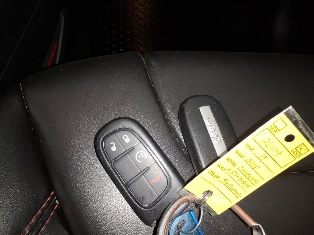 Used 2019 Jeep Cherokee Trailhawk w/ Cold Weather Group AWD/4WD image 23