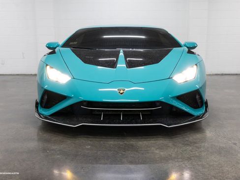 Used 2022 Lamborghini Huracan EVO RWD image 2
