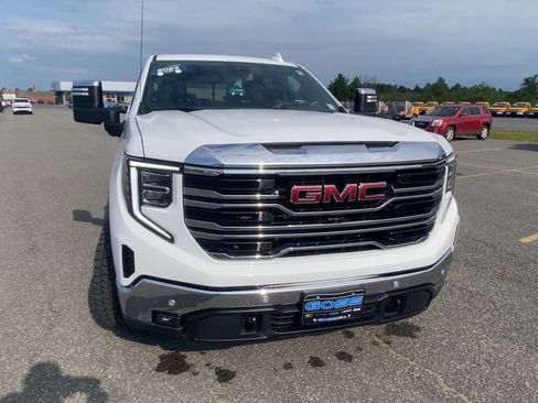 Used 2023 GMC Sierra 1500 SLT w/ SLT Premium Plus Package AWD/4WD image 3