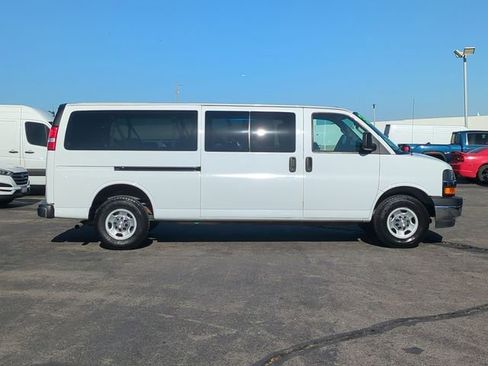 Used 2024 Chevrolet Express 3500 LT w/ LT Preferred Equipment Group RWD image 9