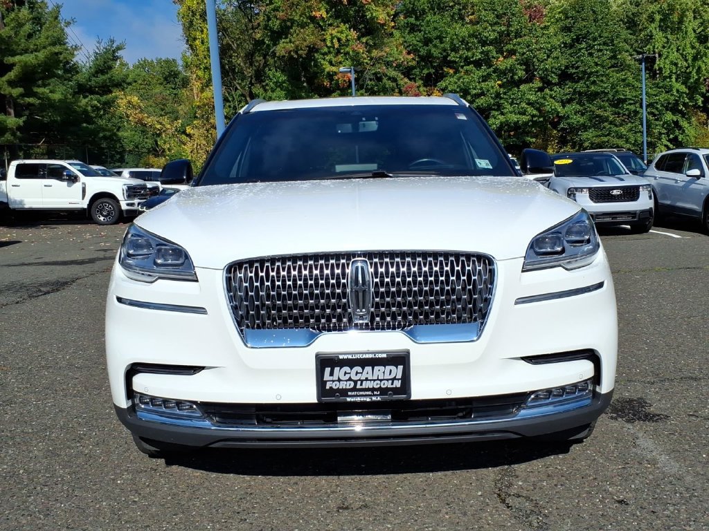 Used 2023 Lincoln Aviator Reserve w/ Equipment Group 201A AWD/4WD image 2