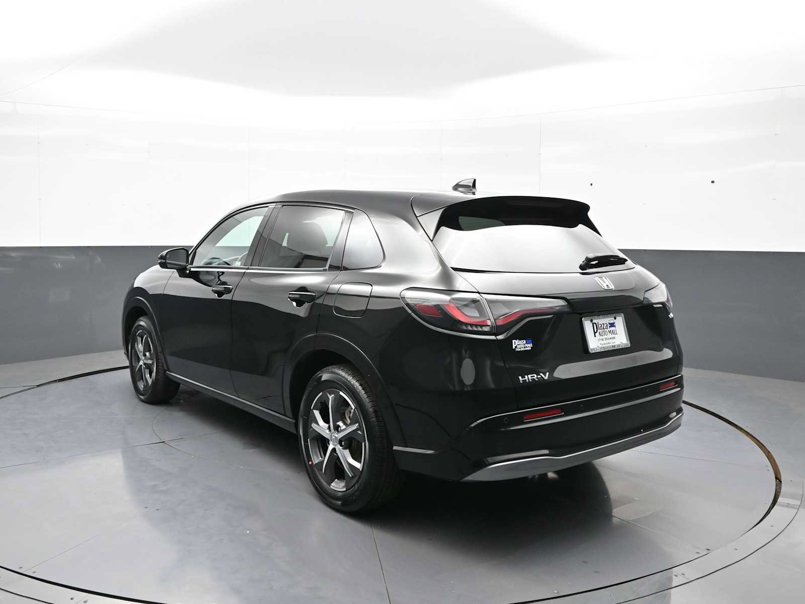 Used 2024 Honda HR-V EX-L image 8