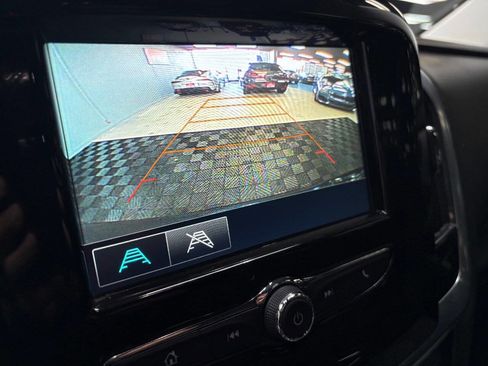 Used 2019 Chevrolet Traverse LT image 50