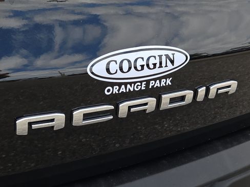 Used 2025 GMC Acadia Elevation image 14