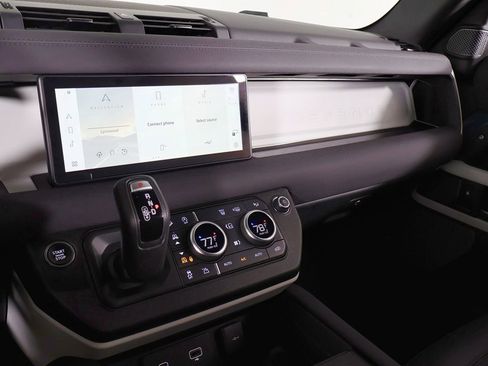 Used 2023 Land Rover Defender 90 S image 58