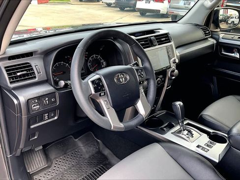 Used 2022 Toyota 4Runner SR5 Premium w/ Moonroof Package image 18