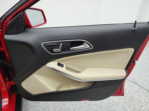 Used 2019 Mercedes-Benz GLA 250 image 21