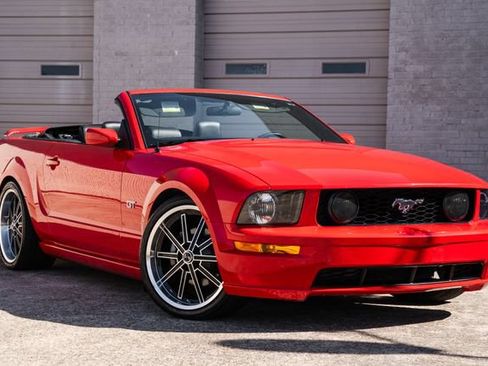 Used 2006 Ford Mustang GT Premium RWD image 34