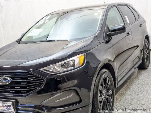 Used 2024 Ford Edge SE w/ Black Appearance Package image 5