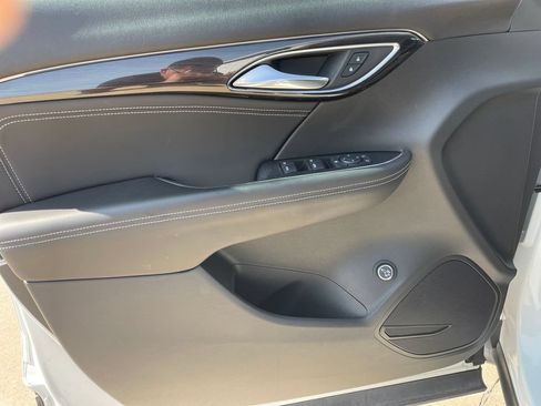 Used 2021 Buick Envision Preferred FWD image 21