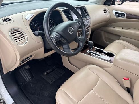 Used 2020 Nissan Pathfinder Platinum w/ Cargo Package image 19