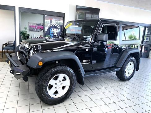Used 2013 Jeep Wrangler Sport AWD/4WD image 2