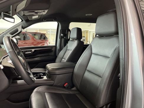 Used 2025 Chevrolet Suburban LT w/ Comfort Package image 24