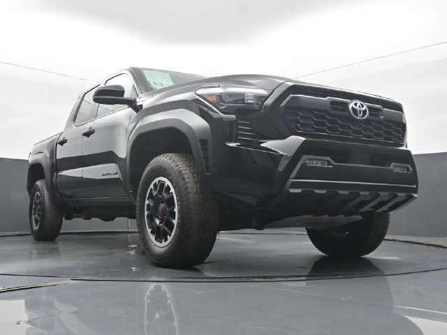 Used 2024 Toyota Tacoma TRD Off-Road AWD/4WD image 51
