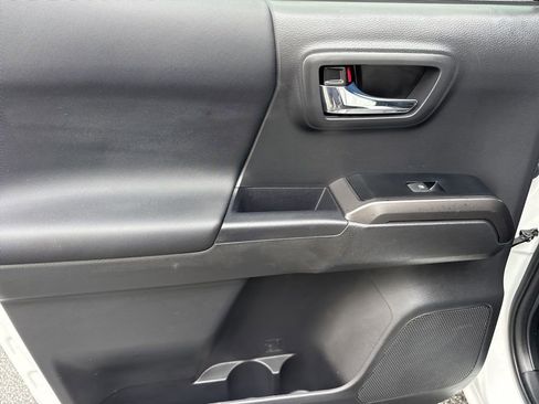 Used 2023 Toyota Tacoma TRD Off-Road w/ Technology Package image 13