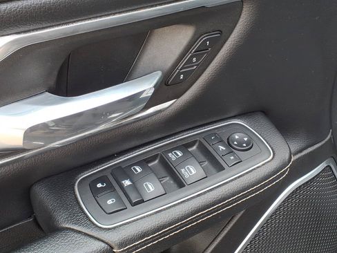 Used 2022 RAM 1500 Laramie AWD/4WD image 15