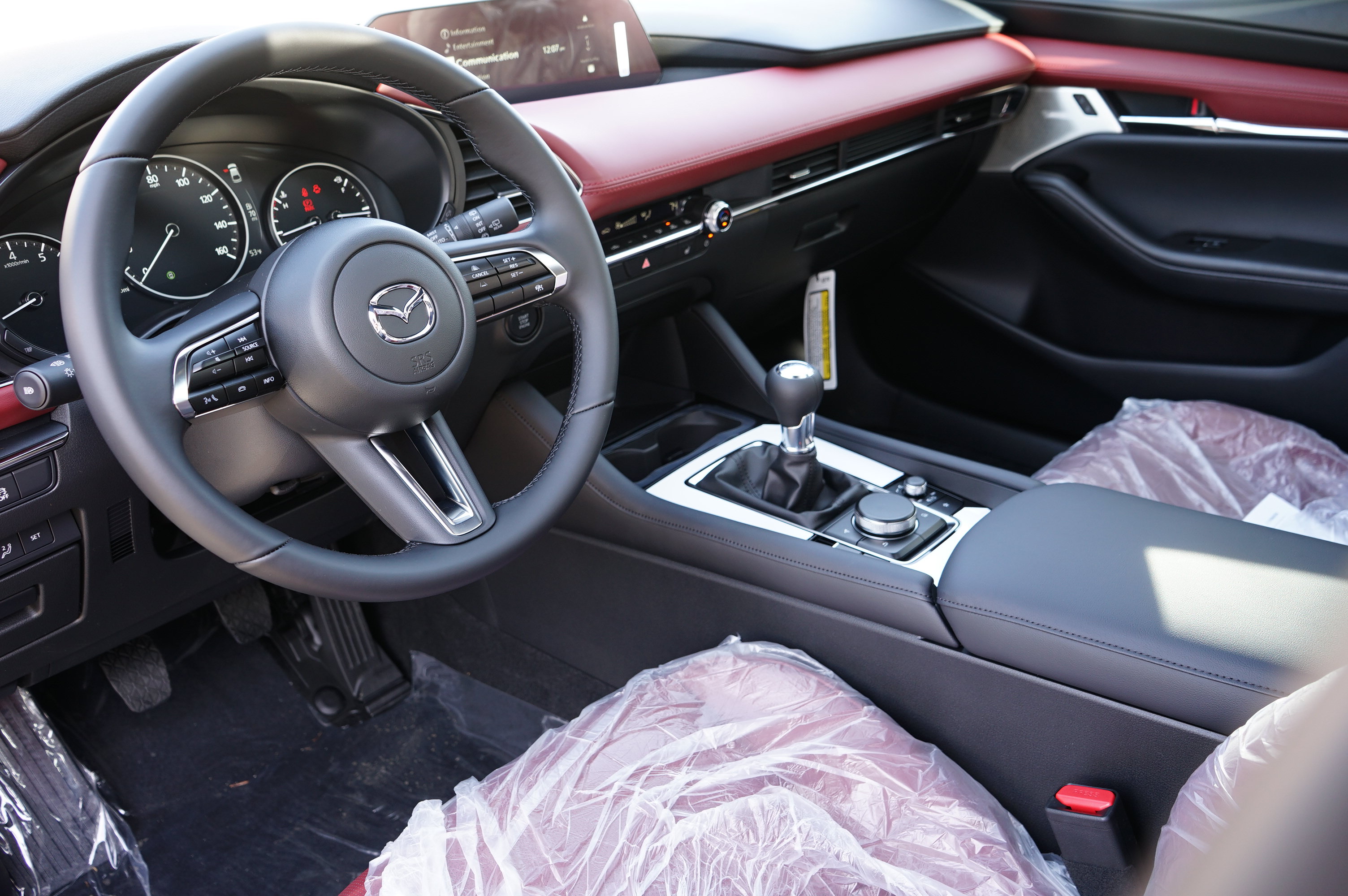 New 2026 MAZDA MAZDA3 2.5 S Hatchback w/ Premium Pkg FWD image 17