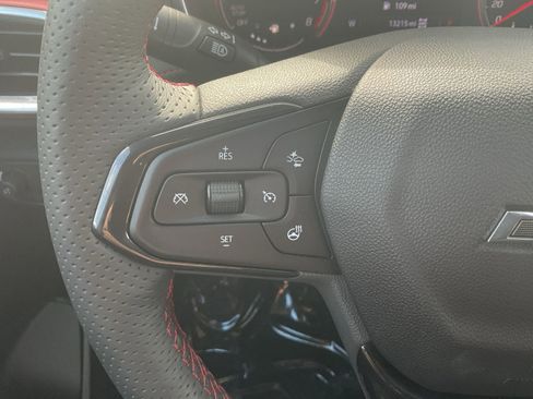 Used 2023 Chevrolet TrailBlazer RS w/ Technology Package AWD/4WD image 9
