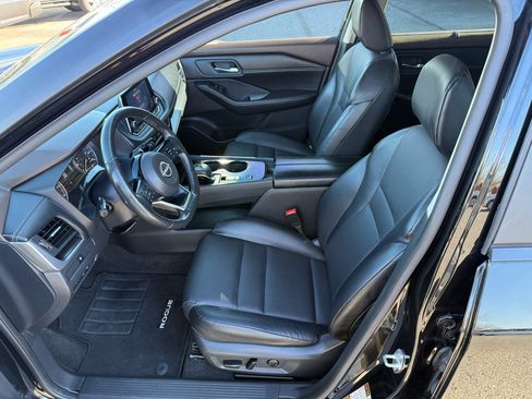 Used 2023 Nissan Rogue SV w/ SV Premium B Package image 11