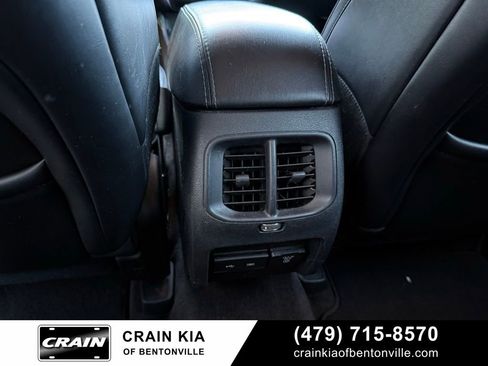 Used 2019 Jeep Cherokee Latitude Plus w/ Comfort/Convenience Group FWD image 27