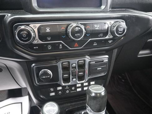 Used 2021 Jeep Gladiator Overland w/ Popular Equipment Package AWD/4WD image 13