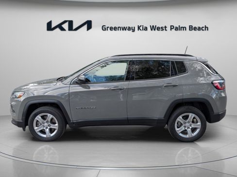 Used 2023 Jeep Compass Latitude image 5