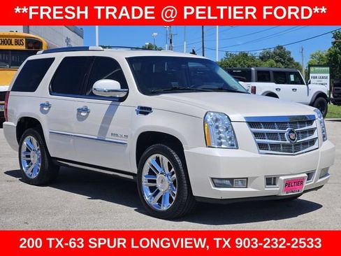 Used 2013 Cadillac Escalade Platinum RWD image 1