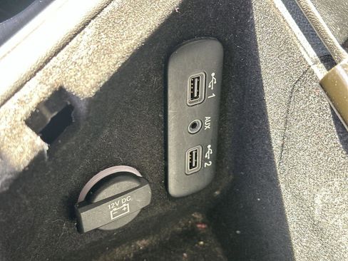 Used 2018 Dodge Challenger SXT image 29