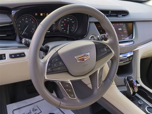 Used 2021 Cadillac XT5 Premium Luxury image 14