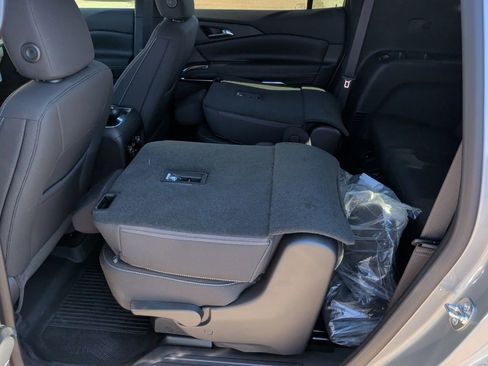 New 2025 Chevrolet Traverse LT w/ LPO, Floor Liner Package image 34