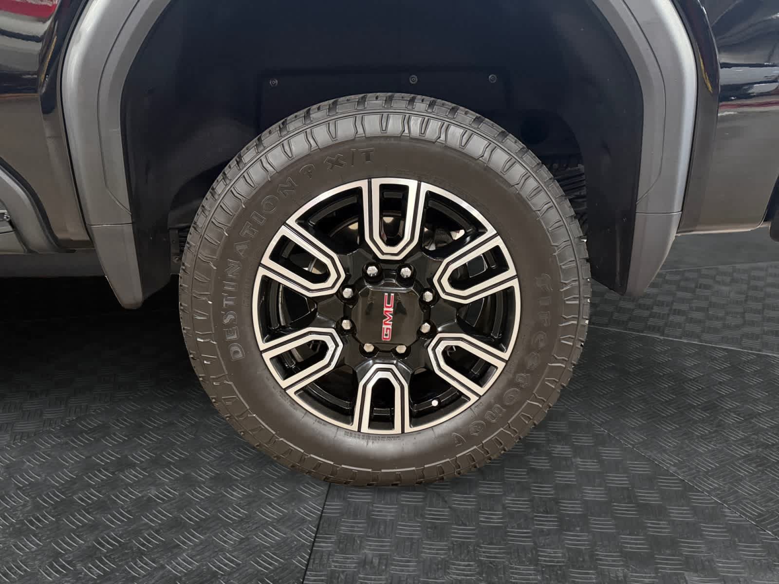 Used 2022 GMC Sierra 2500 AT4 w/ AT4 Preferred Package AWD/4WD image 15