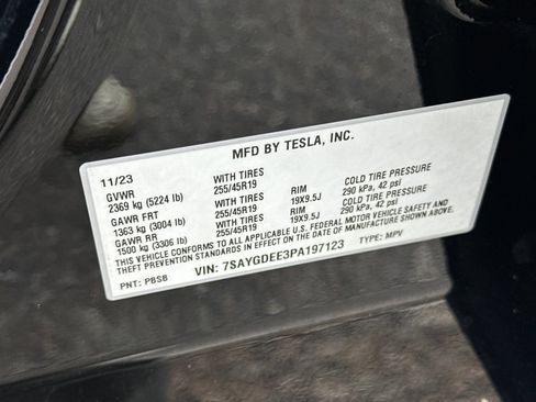 Used 2023 Tesla Model Y Long Range image 34