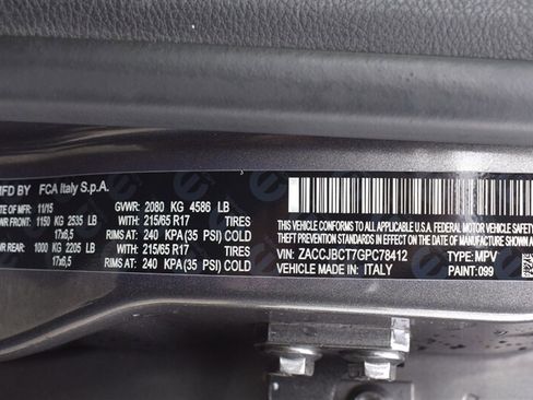 Used 2016 Jeep Renegade Trailhawk w/ Premium Trailhawk Package AWD/4WD image 32