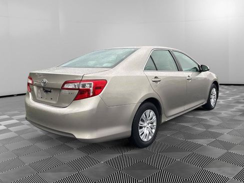 Used 2013 Toyota Camry LE FWD image 4