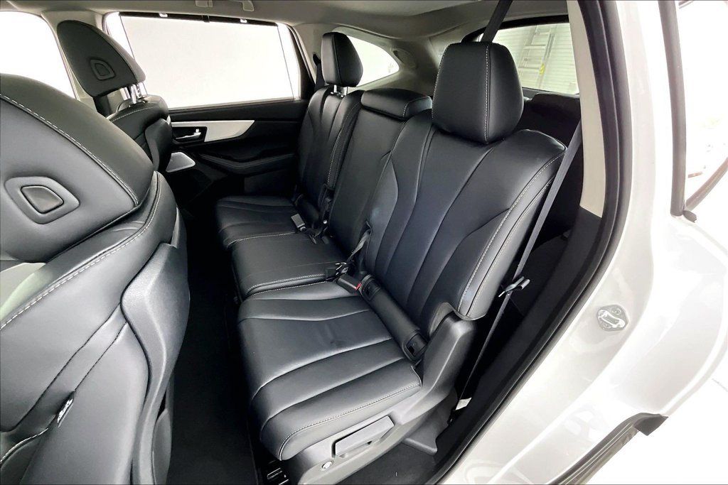 Certified 2026 Acura MDX w/ Technology Package FWD image 34