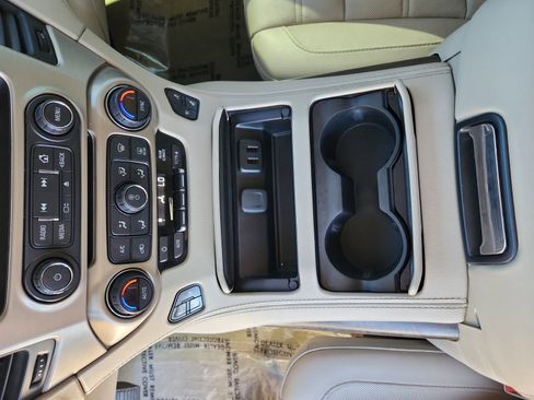 Used 2018 GMC Yukon Denali w/ Denali Ultimate Package image 15