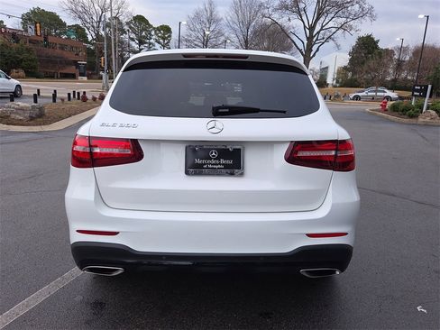 Used 2019 Mercedes-Benz GLC 300 image 4