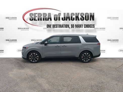 Certified 2024 Kia Carnival EX FWD image 5