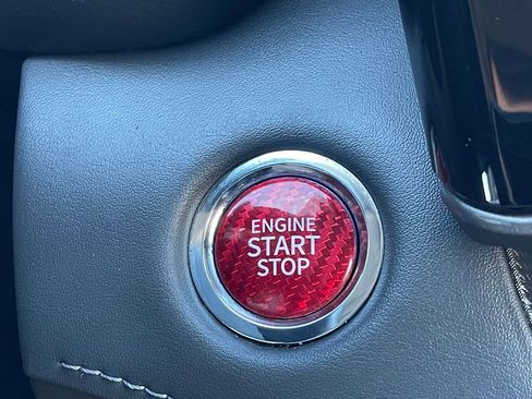 Used 2022 Toyota Highlander Limited image 24