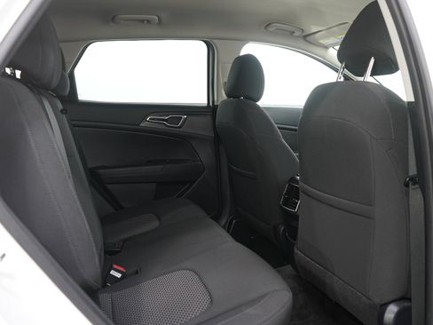 Used 2023 Kia Sportage LX AWD/4WD image 14