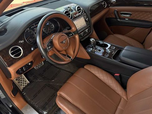 Used 2017 Bentley Bentayga AWD/4WD image 14